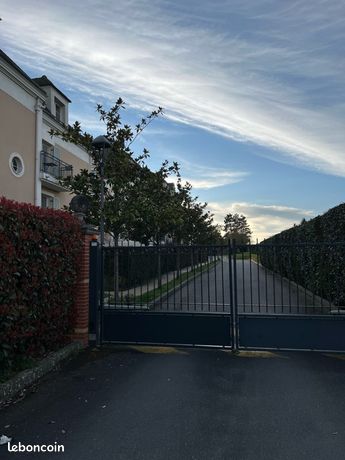 https://img.leboncoin.fr/api/v1/lbcpb1/images/6d/9a/5d/6d9a5d73ba5a9d58112c4f5a7d43b2f06936ad24.jpg?rule=ad-image