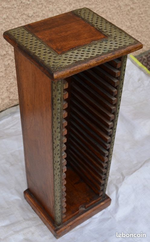 Petit meuble range cd en bois massif (image 1)