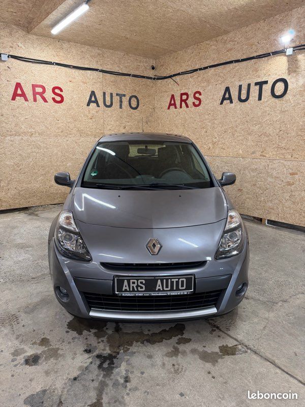 Renault Clio (image 2)