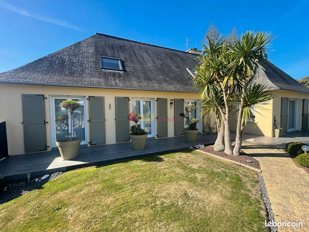 Maison 10 pièces 250 m² · à Lesneven · 250 m² · 488 250 €