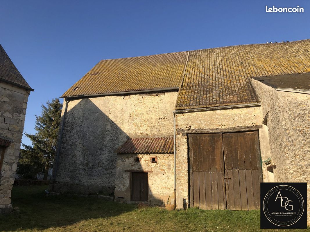 Maison 10 pièces 600 m² · à Plessis-Saint-Benoist · 600 m² · 171 000 €