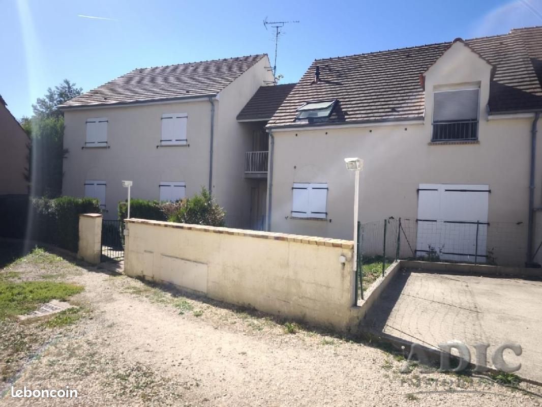 Immeuble 12 pièces 245 m² · à Dammartin-en-Goële · 245 m² · 549 000 €