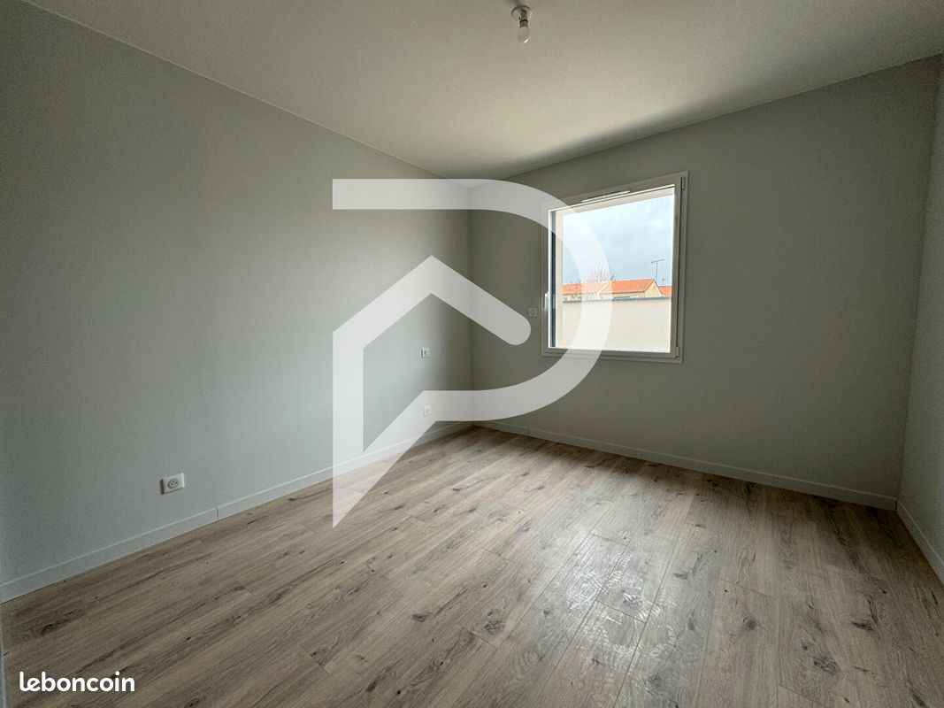 Maison 5 pièces 151 m² - Chauray 79180 (image principale 5)