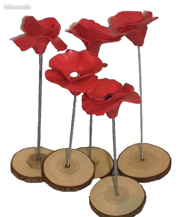 COQUELICOT SCULPTE MAIN-socle bois - imperméable -Artisanat Populaire - (image 2)