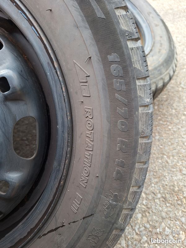 4 Pneus michelin sur jantes 165 70 R14 (image 2)