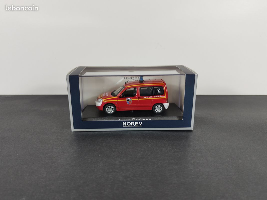 Citroën Berlingo 2004 white 1:43 Norev