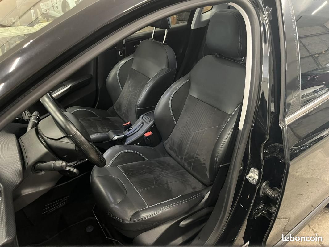Peugeot 2008 1.6 HDI 100 CH CROSSWAY (image 13)