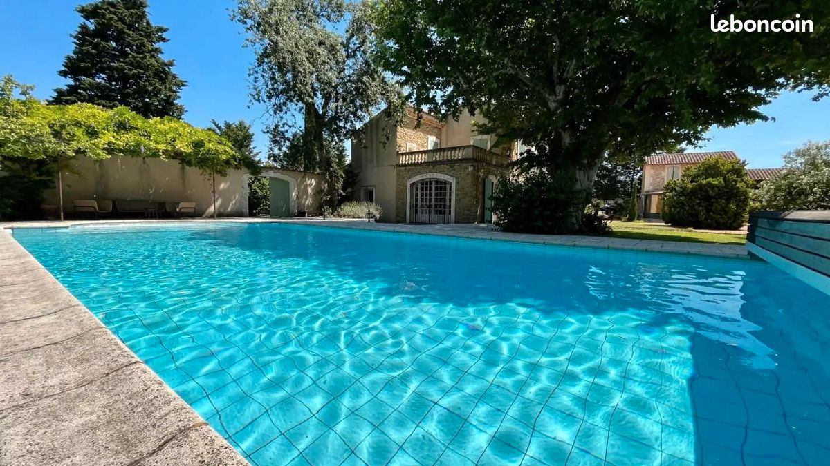Maison 15 pièces 400 m² · à Sorgues · 400 m² · 1 095 150 €