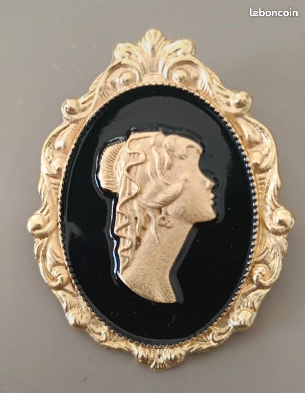 Broche Vintage En Or - Caméo Avec Scène Galante - Bijou Ancien élégant N°3469