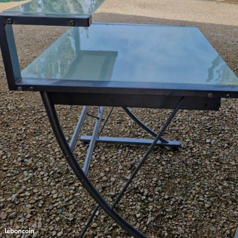 Table informatique (image 1)