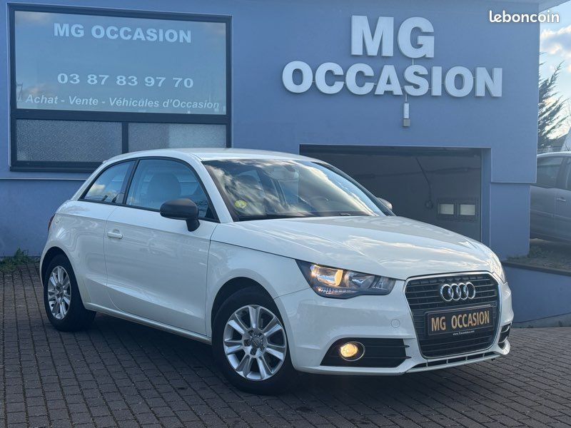 Audi A1 1.6 TDI 90Cv S tronic Attraction (image 1)