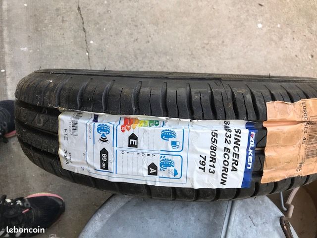 Pneu 155/80R13 79T (image 1)