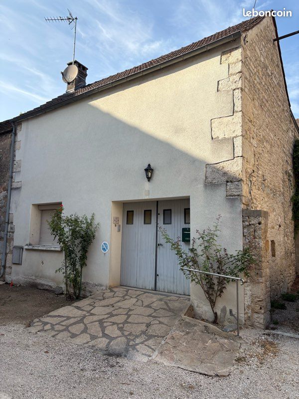 Maison 3 pièces 79 m² · à Nuits-Saint-Georges · 79 m² · 900 €/mois