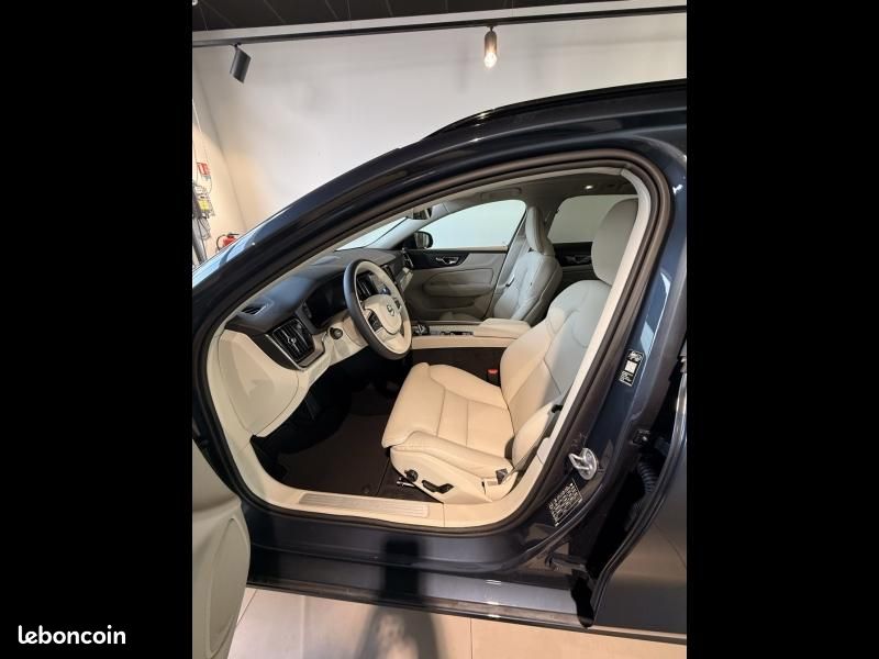 Volvo V60 B4 197ch Plus Style Dark DCT 7 (image 5)