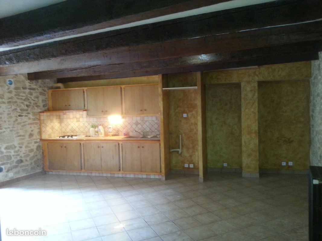 Appartement 1 pièce 42 m² · à Nîmes · 42 m² · 490 €