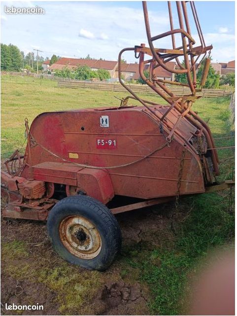 Presse ramasseuse McCormick International F5-91 (image 1)