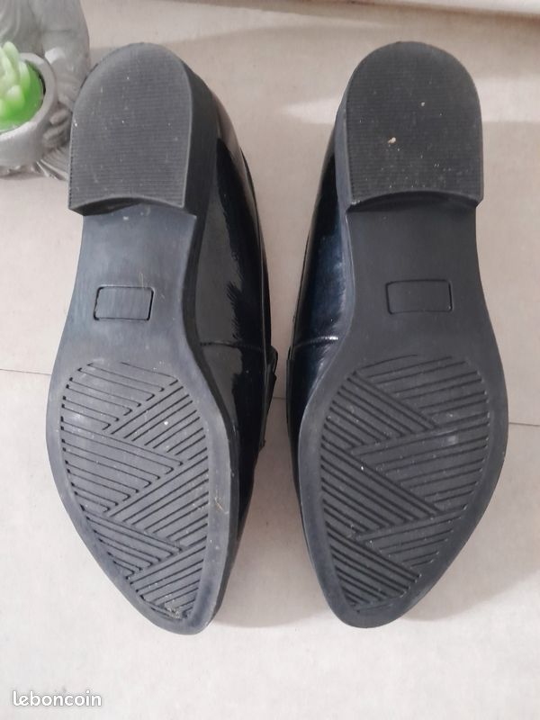 Mocassins noir remise en main propre uniquement (image 3)