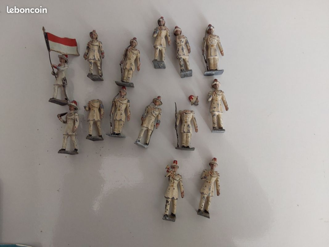 Plomb creux GM Armée Française 4 soldats musiciens en calot