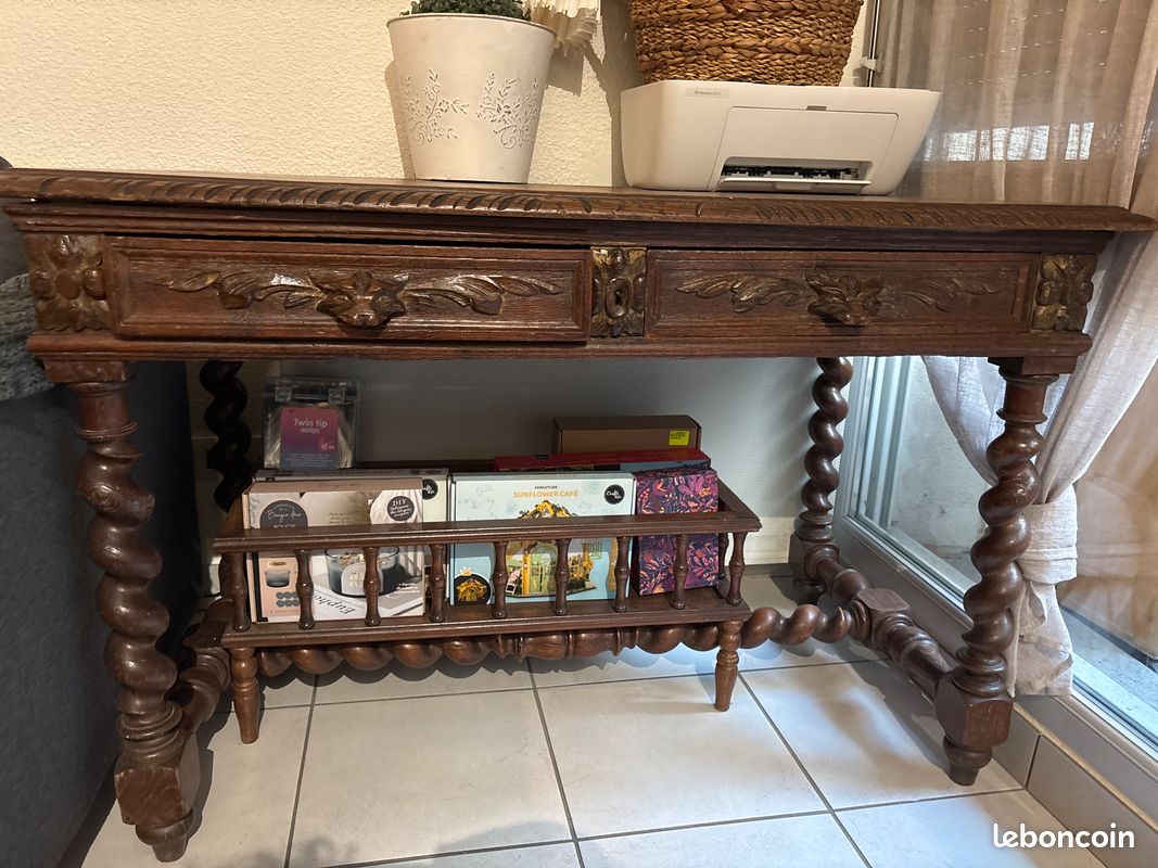 Bureau vintage de style Louis XIII (image 1)