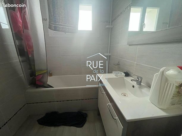 https://img.leboncoin.fr/api/v1/lbcpb1/images/6d/a5/e5/6da5e58ac5af1e32938d02c0d3bdc6a34a659766.jpg?rule=ad-image