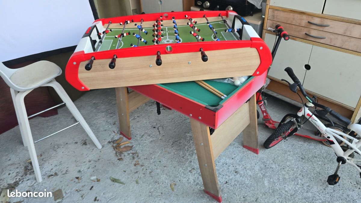 Baby-foot En Bois 121 X 61 X 79 Cm – Table De Football Intérieur Avec 4 Barres Télescopiques Et 2 Balles – Idéal Pour Soirées En Famille Ou Entre Amis