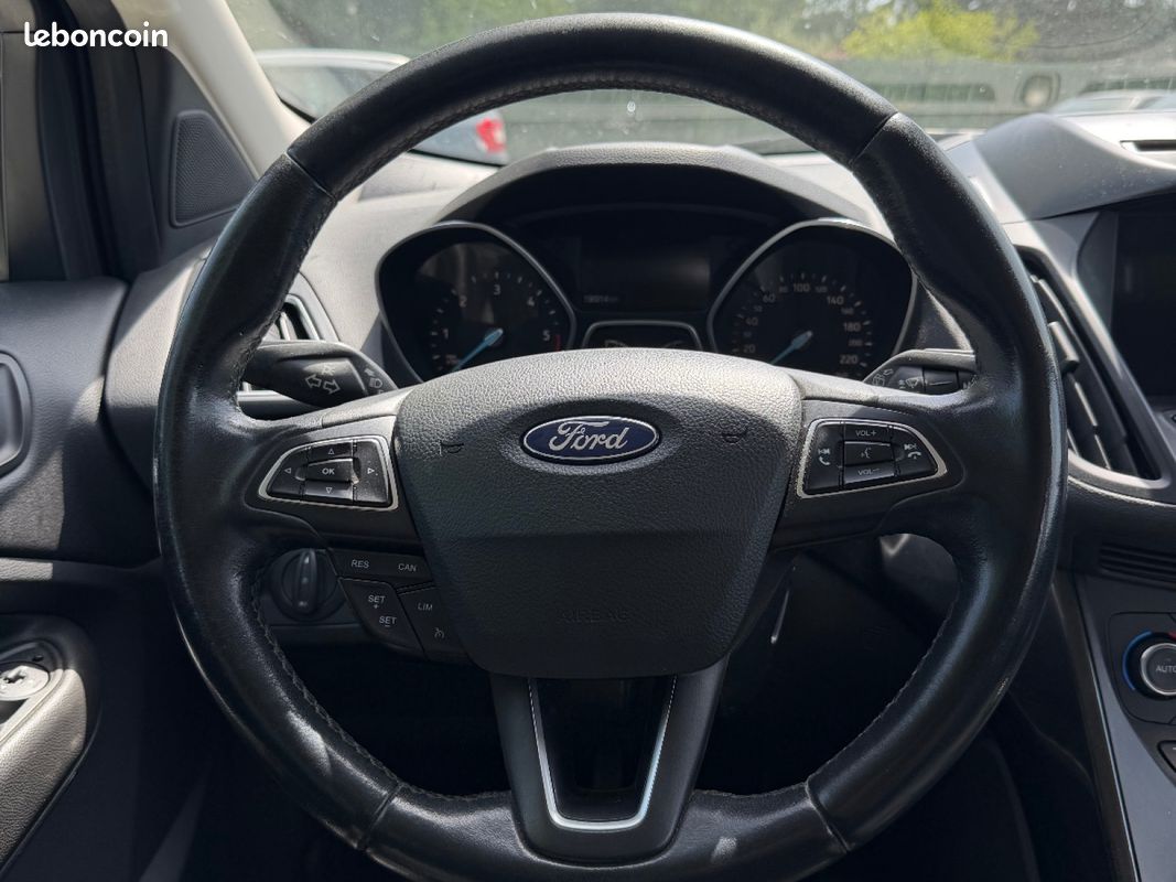 FORD KUGA 1.5 TDCi 120 SS 4x2 BVM6 Titanium (image 10)