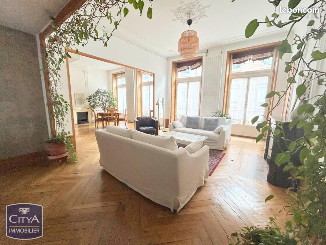 Appartement 4 pièces 140 m² · à Saint-Étienne · 140 m² · 159 000 €