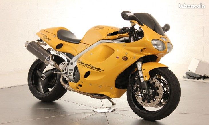 triumph daytona 1000cc