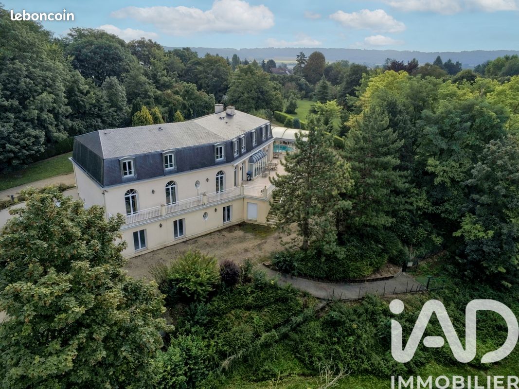 Maison 12 pièces 462 m² · à Trilport · 462 m² · 1 040 000 €