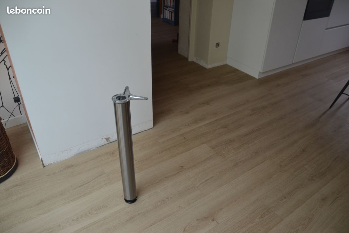 Pied table inox (image 1)