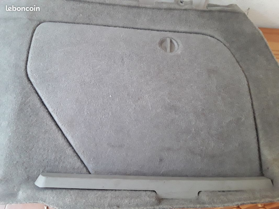 Garniture latérale arrière de coffre pour Citroën C5 x7 (image 2)