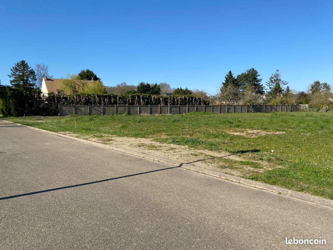 Terrain 592 m² · à Coltainville · 592 m² · 75 000 €