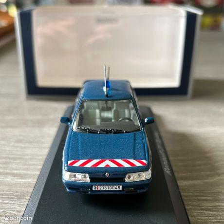 Diecast model cars Renault R21 Supertourisme 1/43 Spark Supertourisme No.21 Championnat de France de 1988