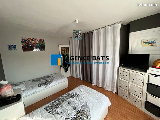 https://img.leboncoin.fr/api/v1/lbcpb1/images/6d/ac/54/6dac54fc8a04d1c27a0d17c28d145bffd7112b60.jpg?rule=ad-image