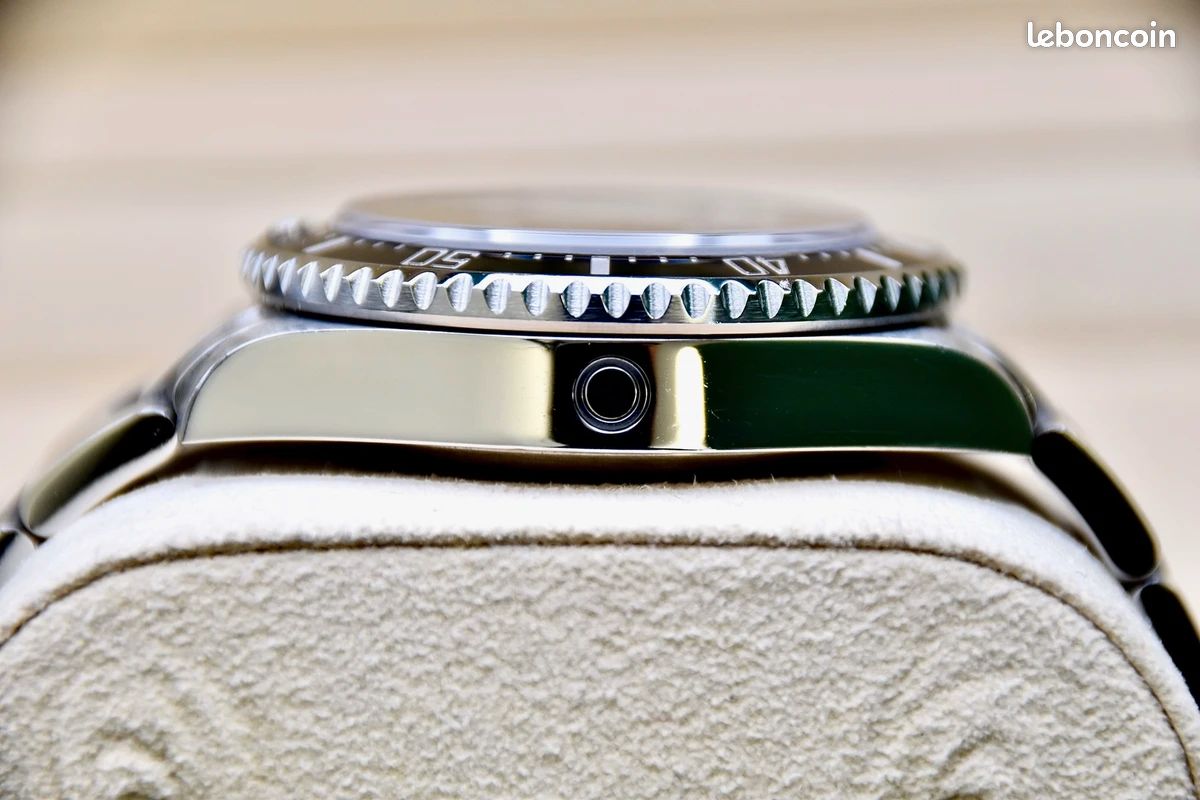 Rolex sea dweller 4000 - 116600 (2016) (image 7)