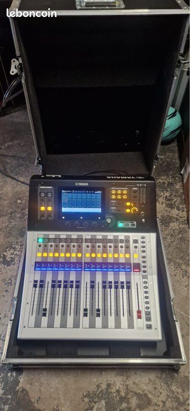 YAMAHA TF1 + Fly Case (image 3)