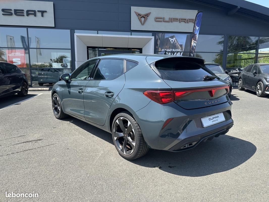 Cupra Leon 1.5 eTSI Hybrid 150 ch DSG7 V (image 3)