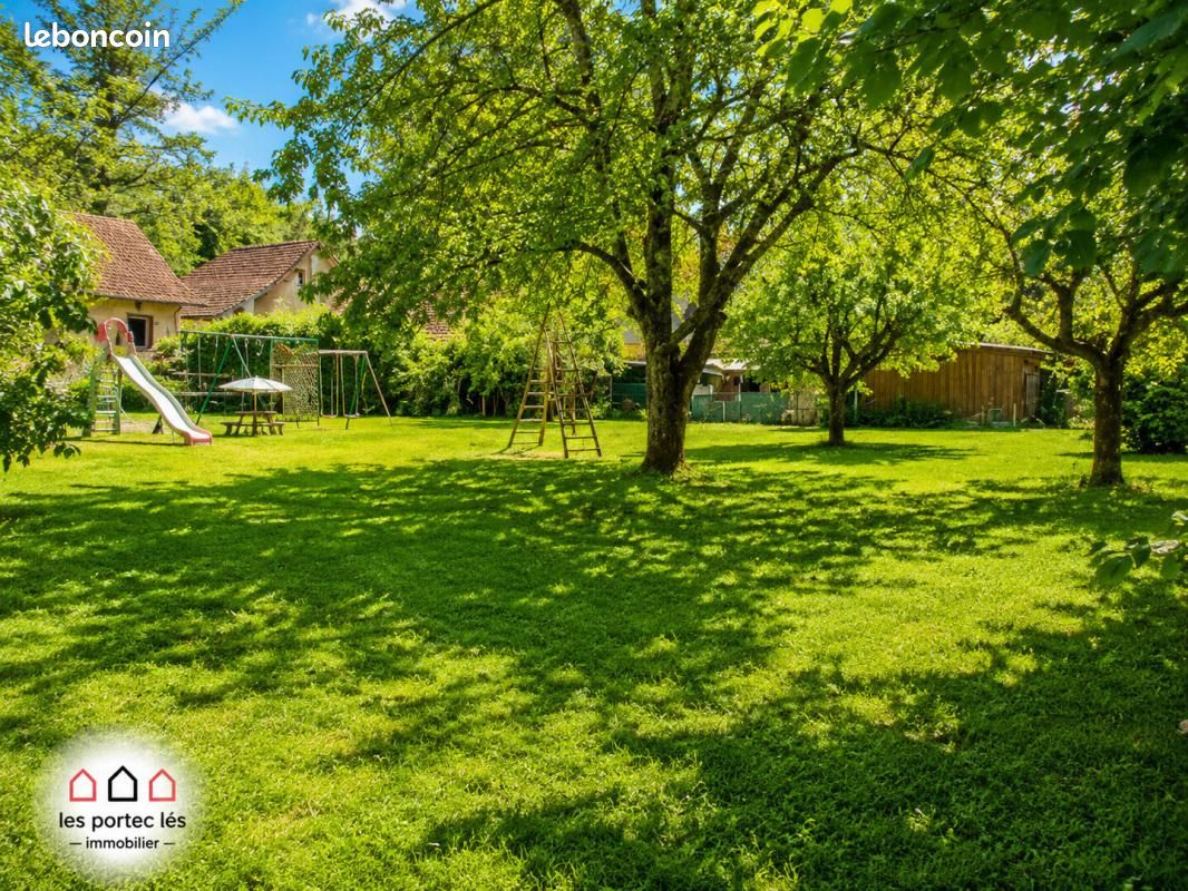 Terrain 888 m² Entre Deux Guiers · à Entre-Deux-Guiers · 90 000 €