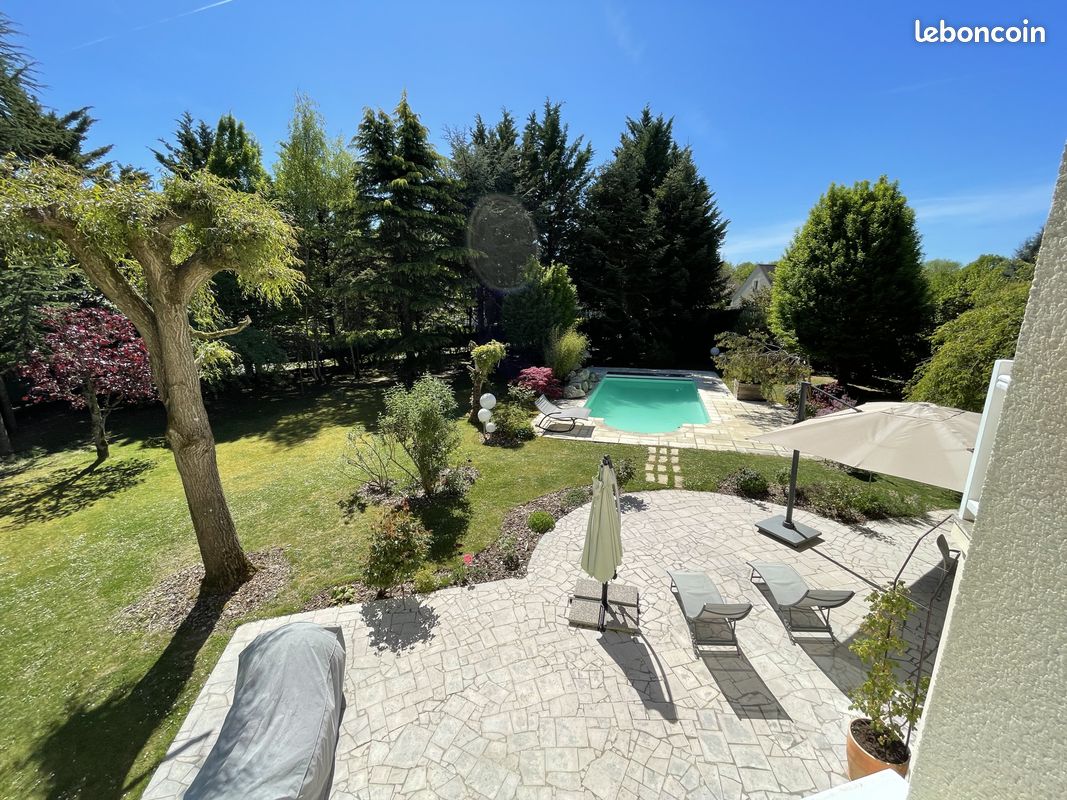 Maison 9 pièces 300 m² · à Pierrefonds · 300 m² · 851 000 €