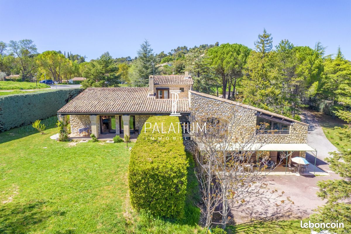 Maison 8 pièces 250 m² · à Gréoux-les-Bains · 250 m² · 920 000 €