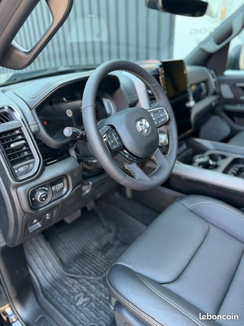 Dodge Ram 1500 REBEL BLACK EDITION (image 13)