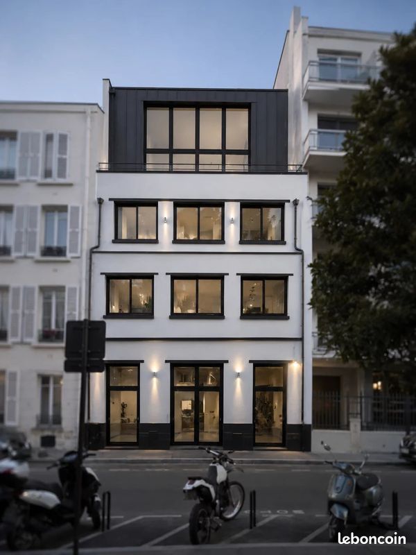 Maison 10 pièces 300 m² · à Neuilly-sur-Seine · 300 m² · 3 099 999 €