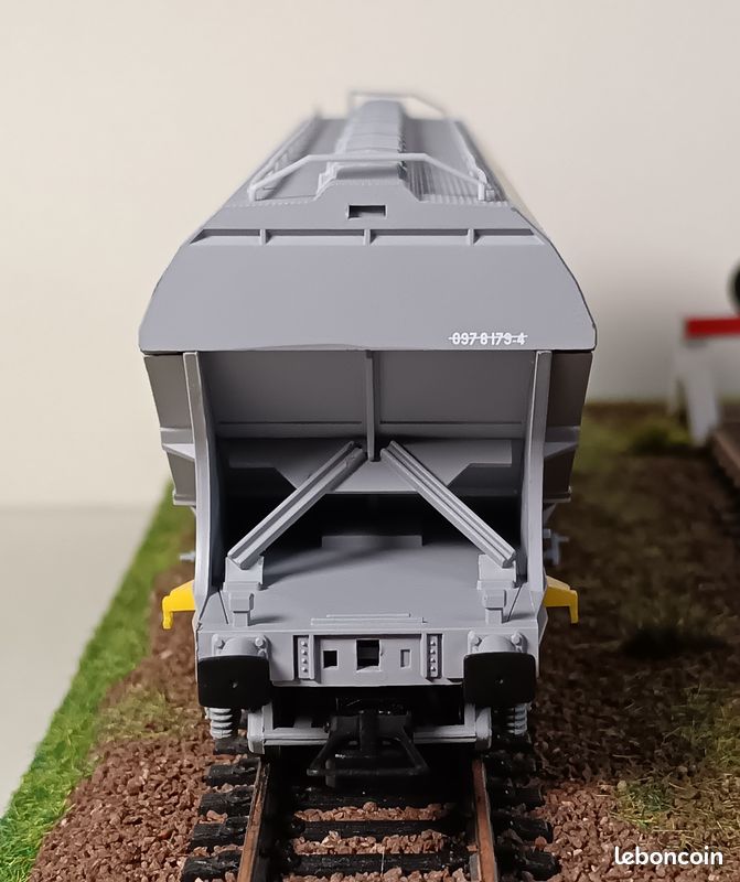 Jouef Junior - HJ6105 - Modélisme Ferroviaire - Wagon Plat Gris Jouef Junior - HJ6105 - Modélisme Ferroviaire - Wagon Plat Gris