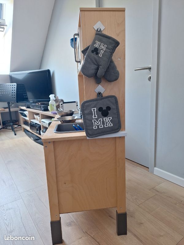 Cuisine/dînette en bois toute équipée (image 3)