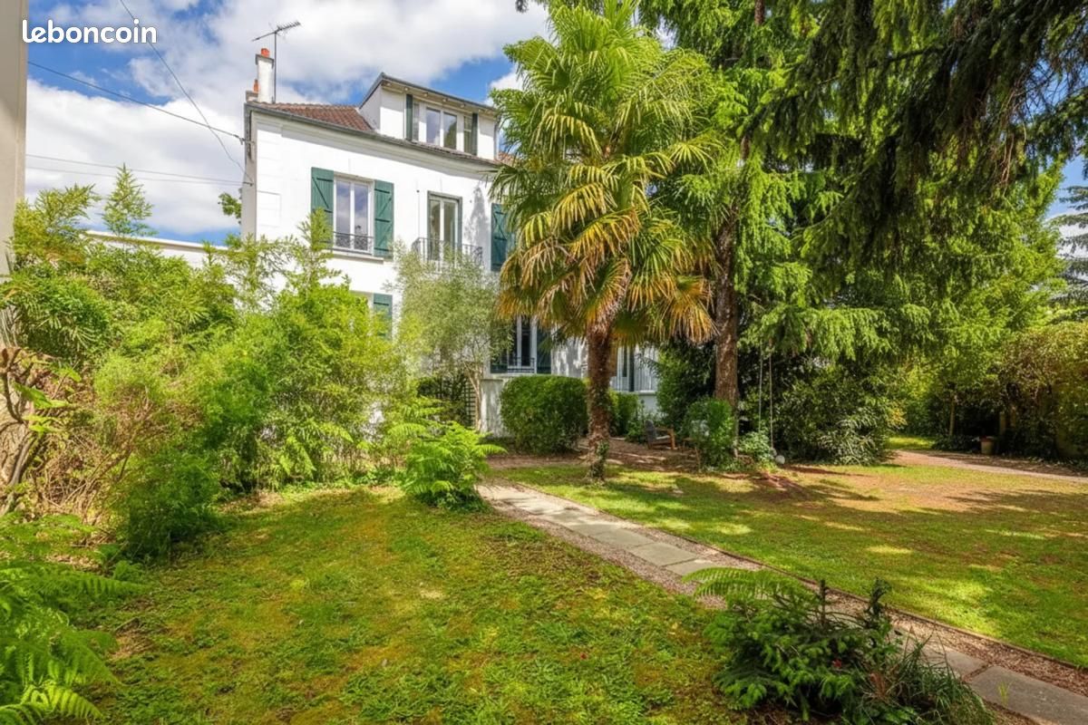 Maison 10 pièces 170 m² · à Neuilly-Plaisance · 170 m² · 850 000 €