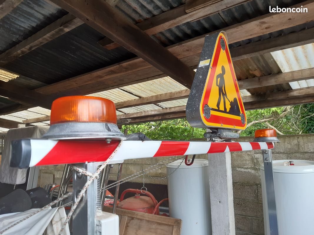 Rampe, barre triflash avec 2 gyrophares pour signalisation routière (image 2)