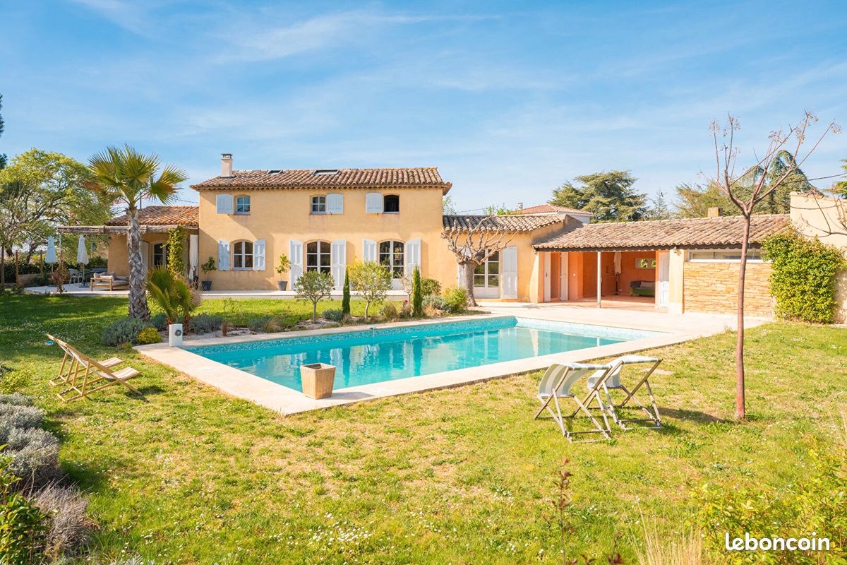 Maison 11 pièces 320 m²