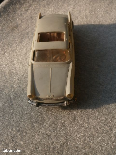 Miniature NOREV Peugeot 404 - Bleu Pale - Servo Direction - En Boîte - Occasion