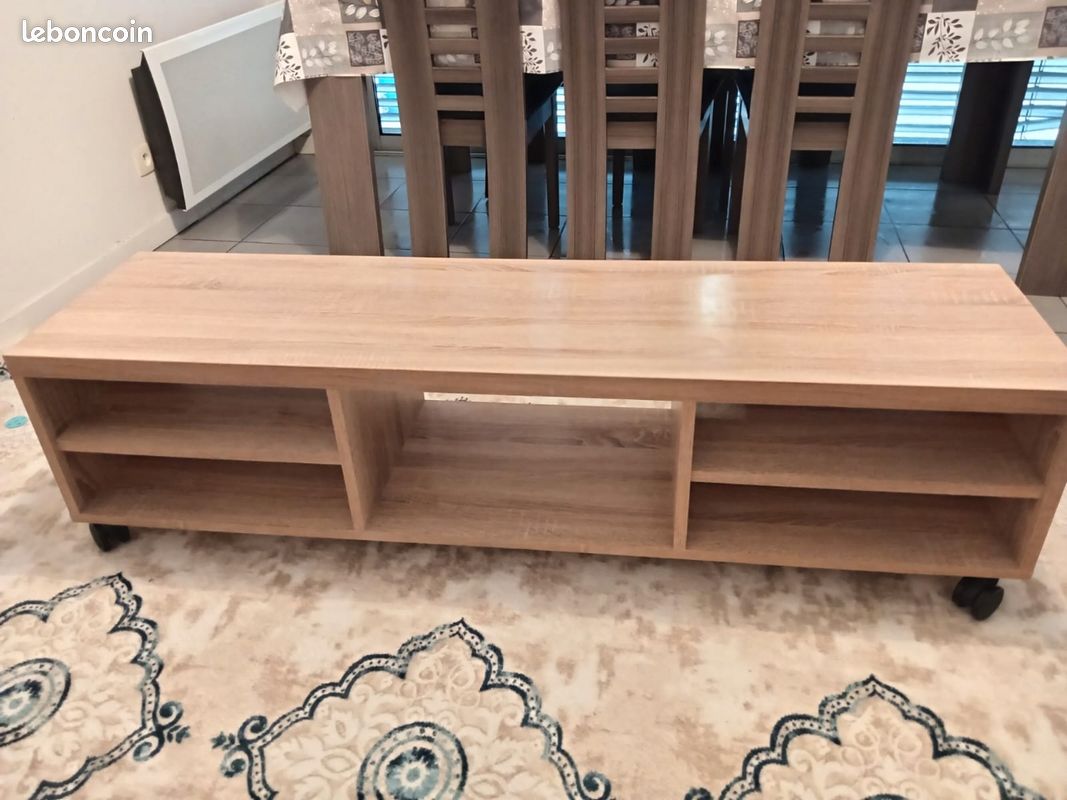 Table TV (image 1)