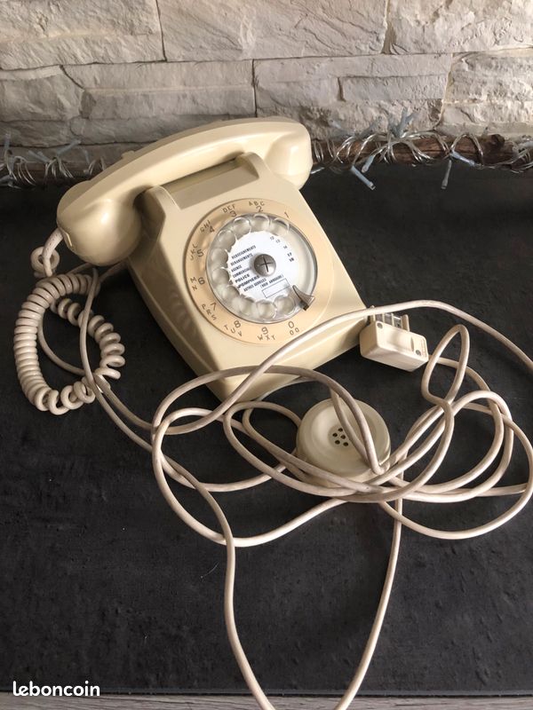 Téléphone rétro (image 1)